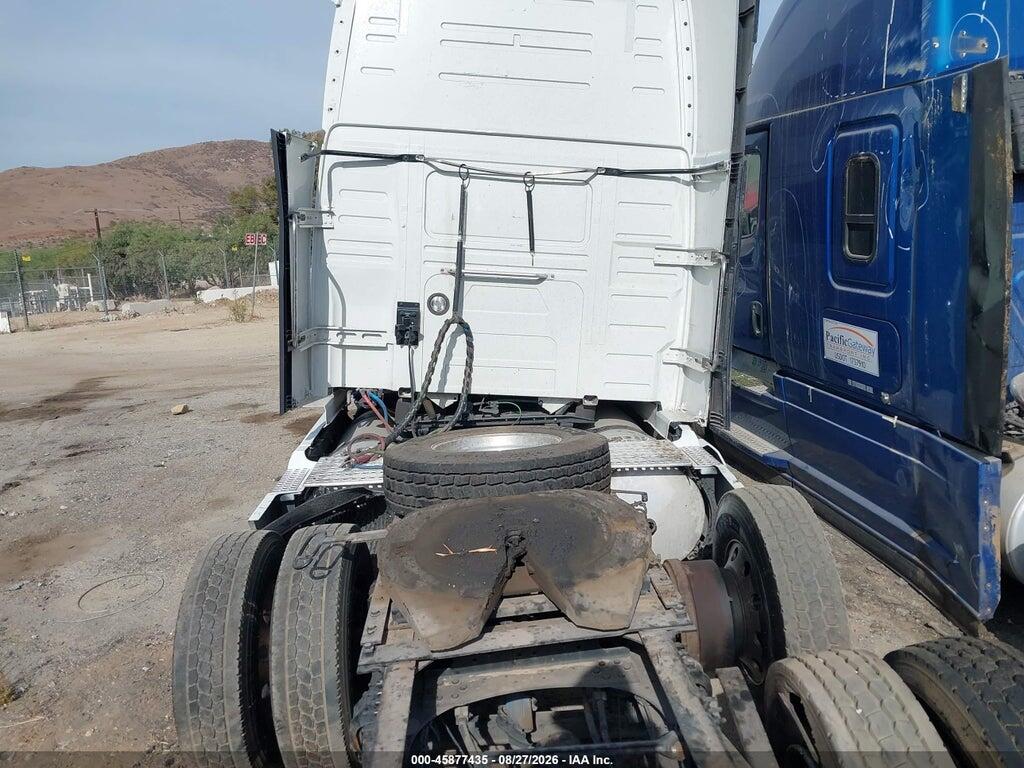 4V4NC9EJ5SN689899 2025 VOLVO VNL photo no. 8