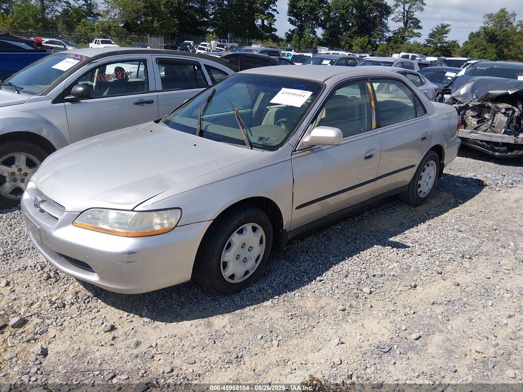 1HGCG5643WA156618 1998 HONDA ACCORD photo no. 2