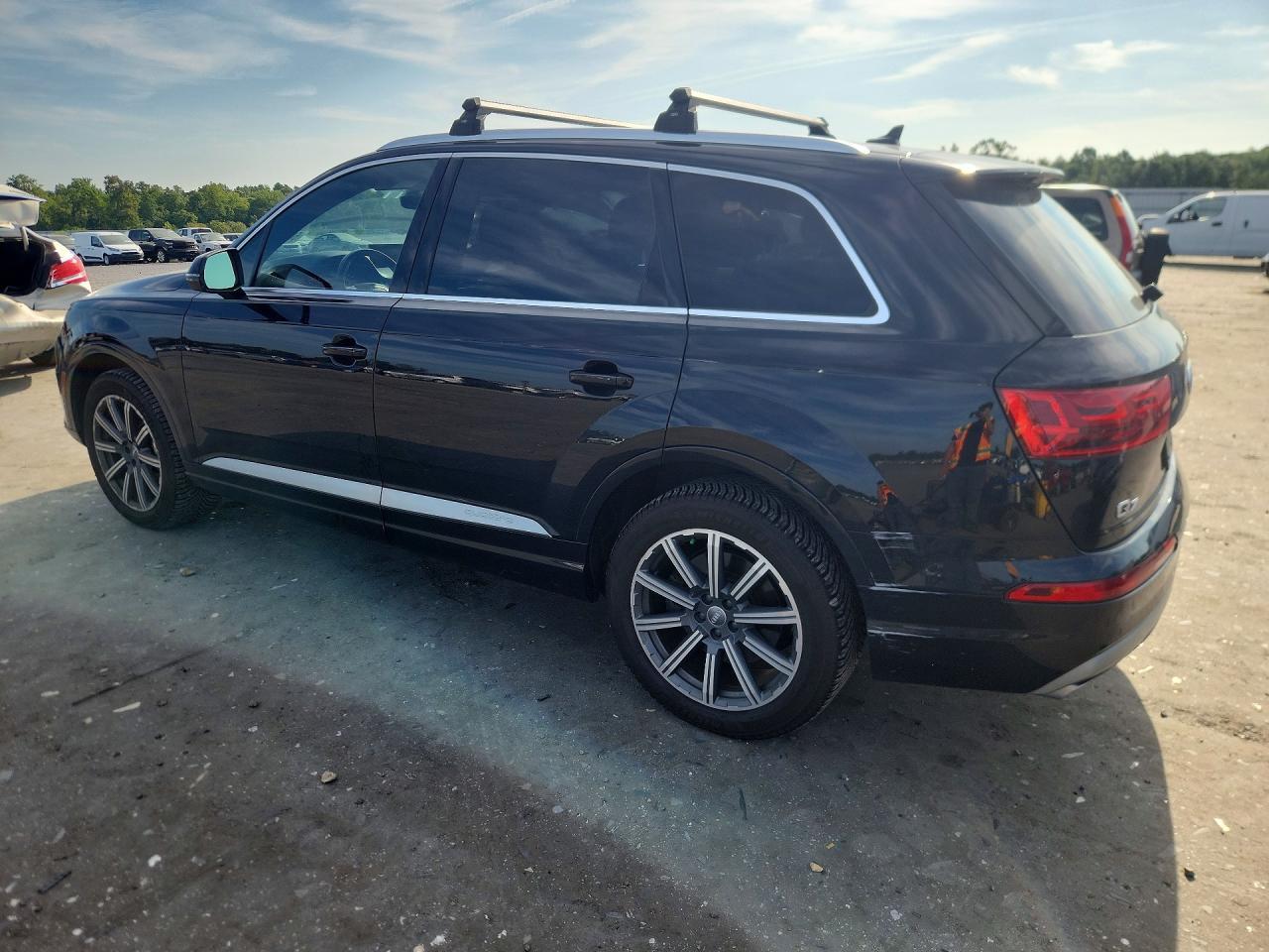 WA1LAAF71HD023872 2017 AUDI Q7 photo no. 2