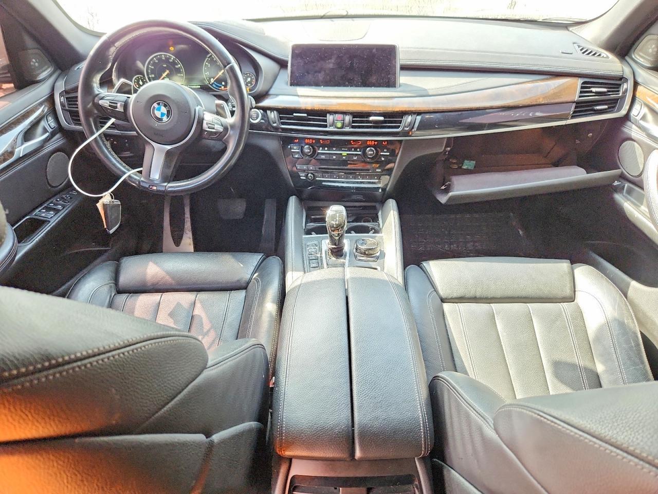 2017 BMW X6 XDRIVE50I — Фото 8 из 13