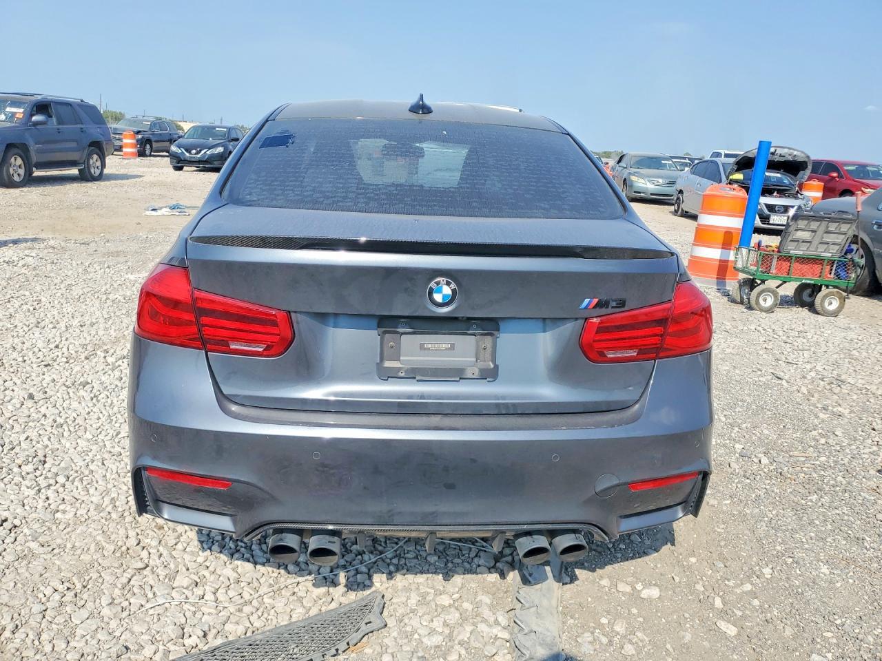 2017 BMW M3 — Фото 6 из 12