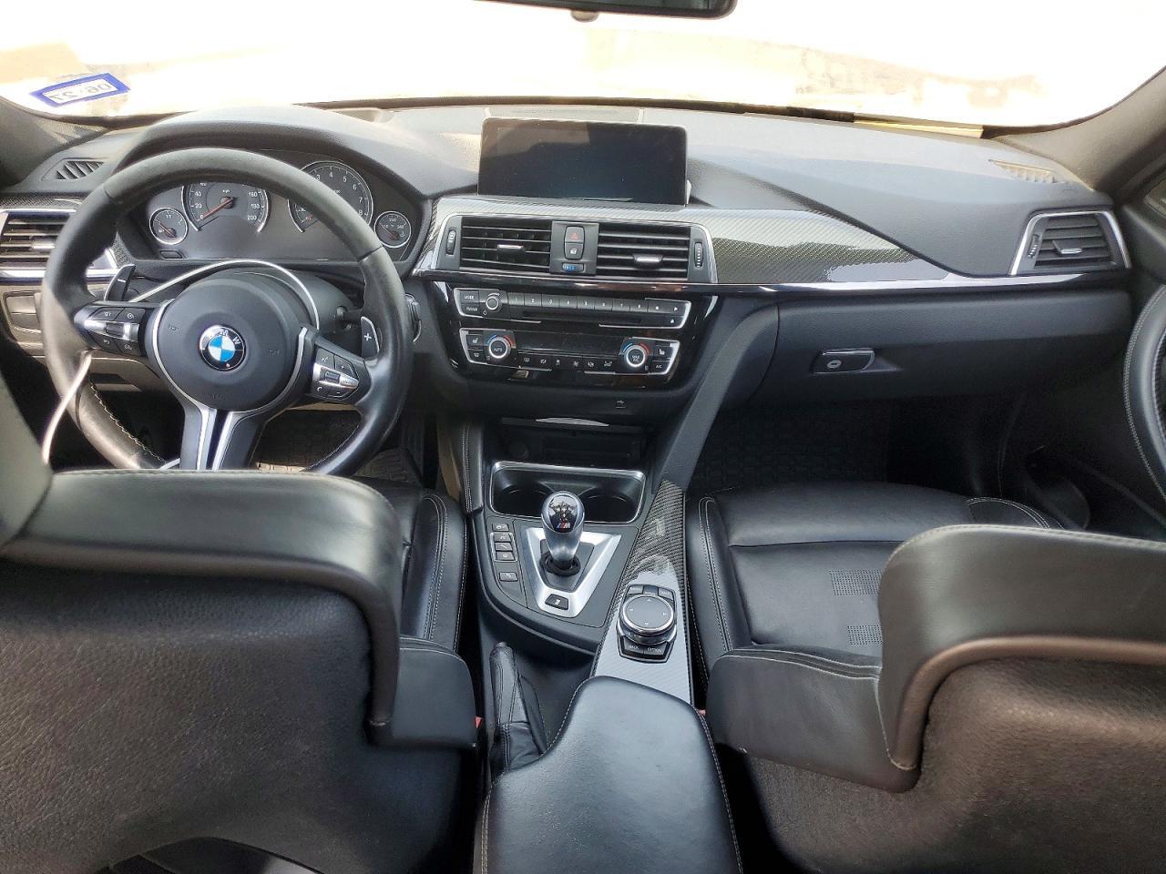 2017 BMW M3 — Фото 8 из 12