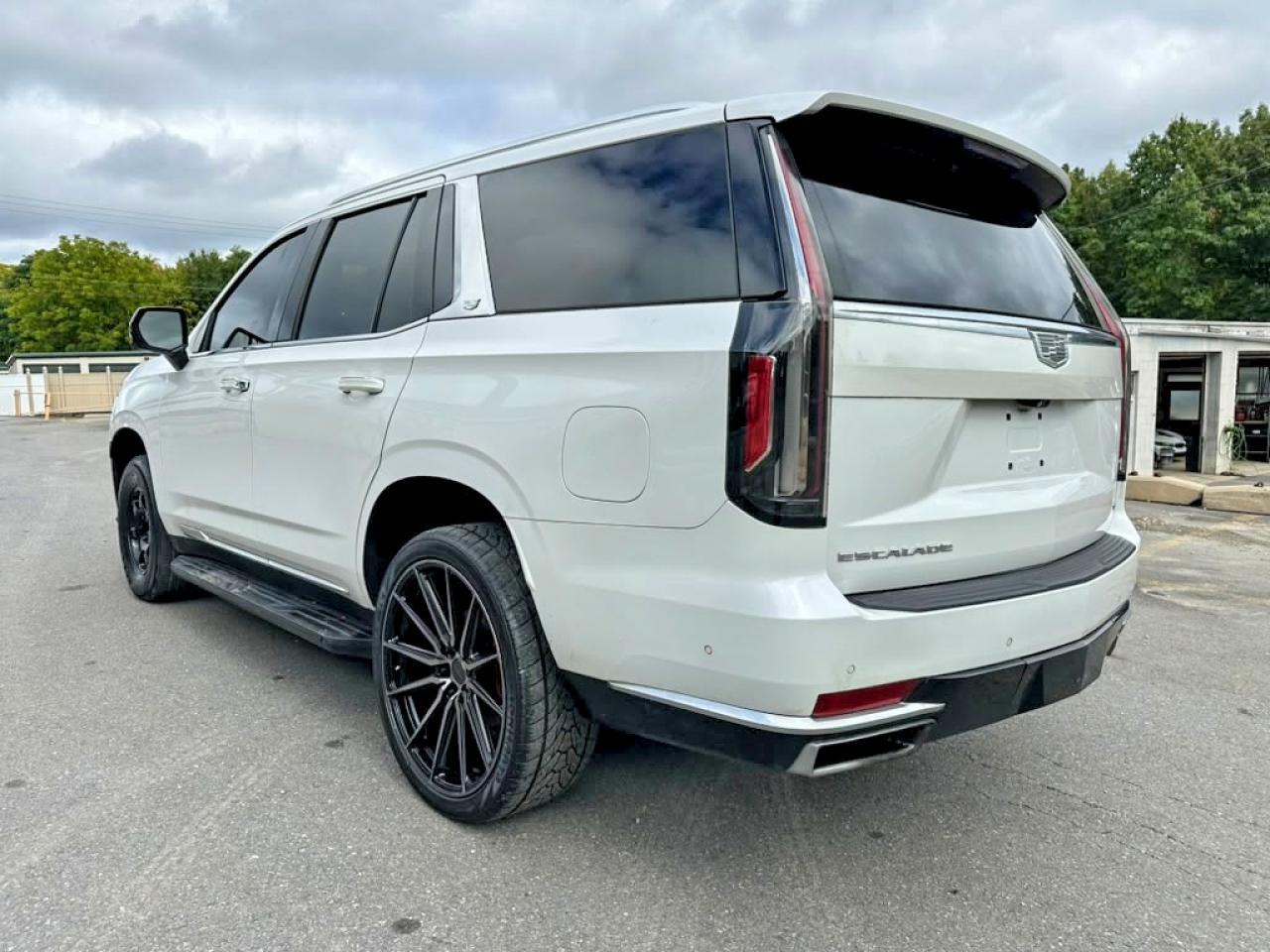 2021 CADILLAC ESCALADE PREMIUM LUXURY — Фото 2 из 10