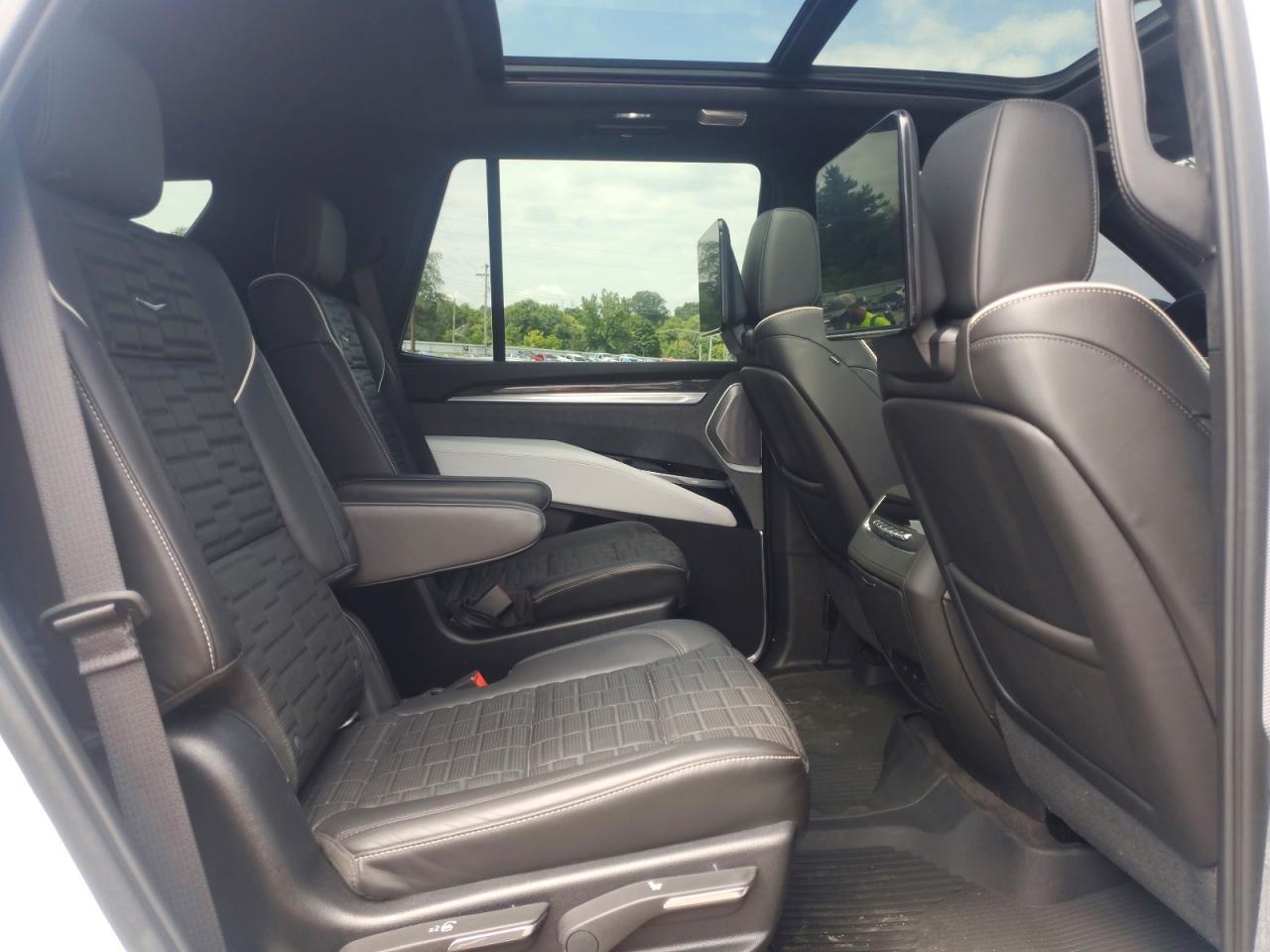 2025 CADILLAC ESCALADE V — Фото 11 из 13
