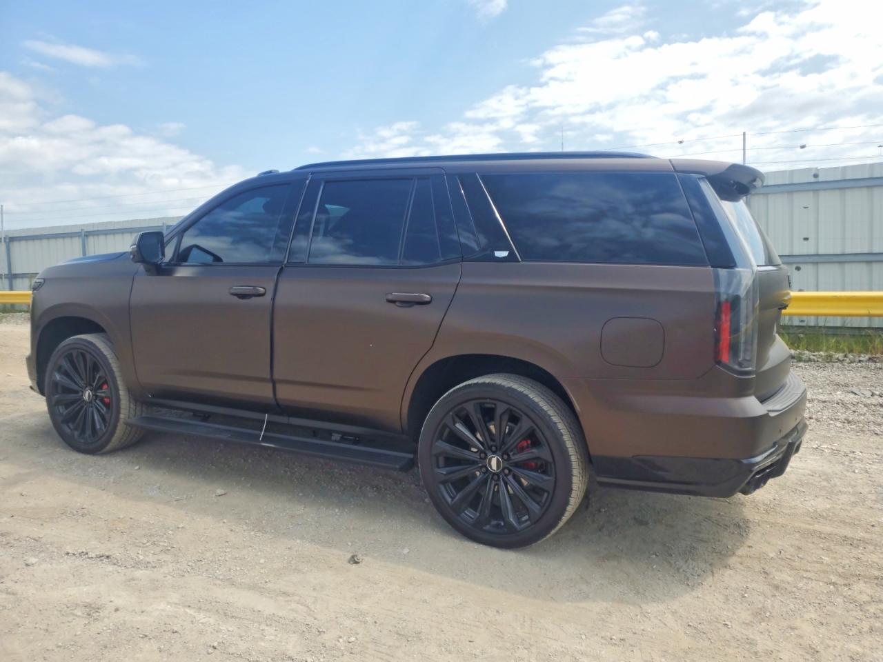2025 CADILLAC ESCALADE V — Фото 2 из 13