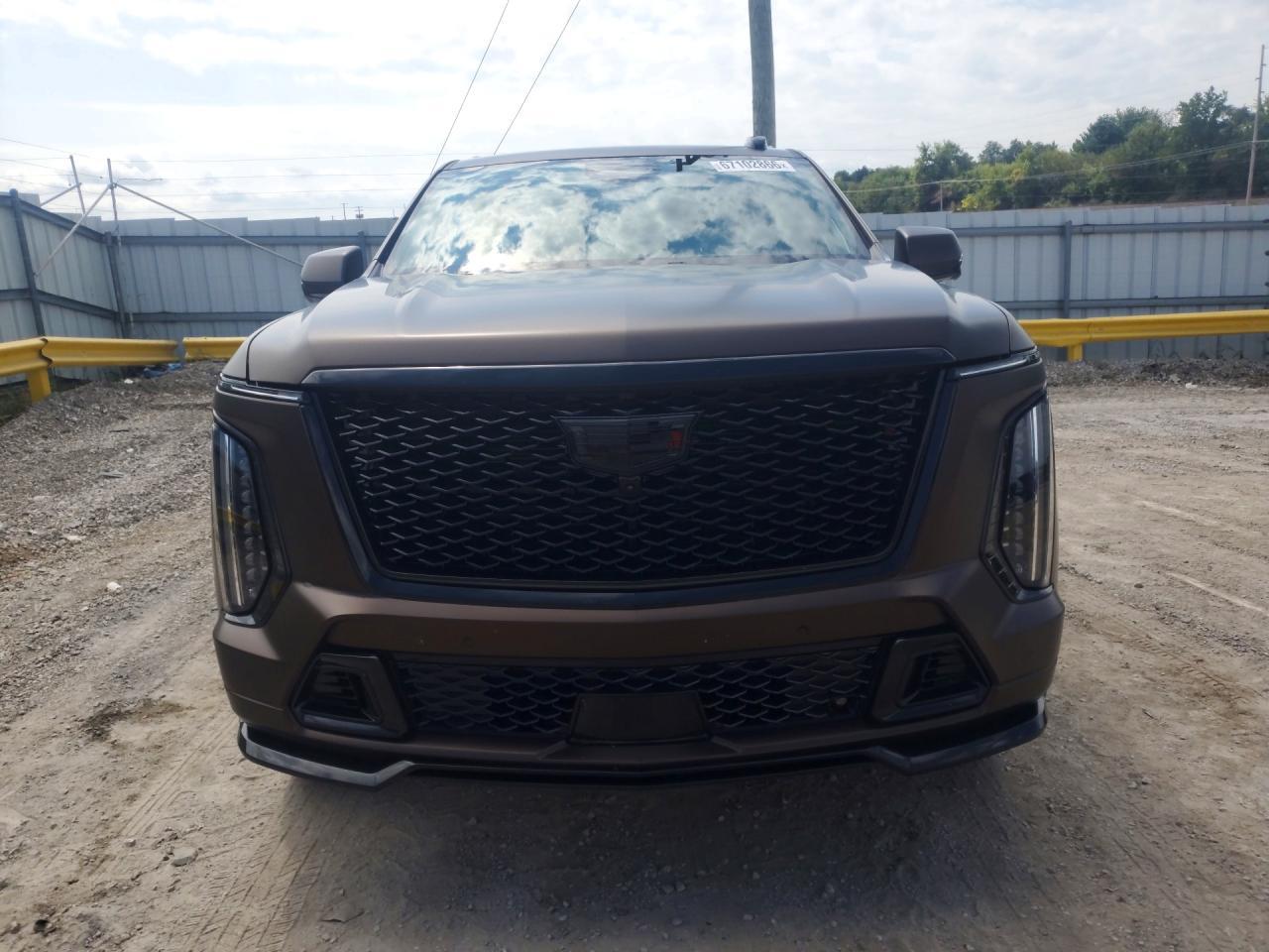 2025 CADILLAC ESCALADE V — Фото 5 из 13