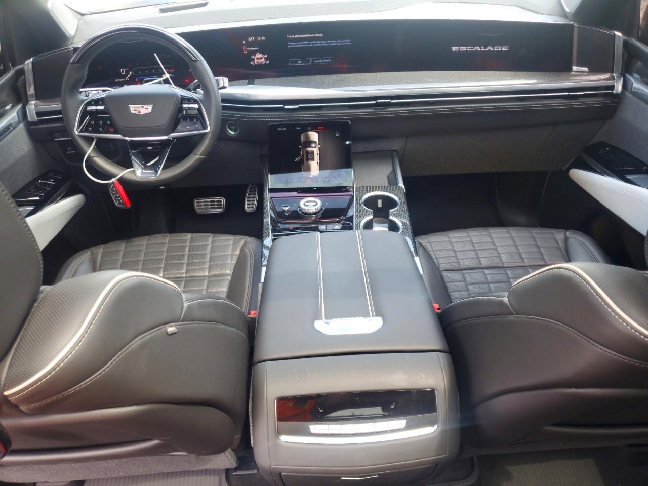 2025 CADILLAC ESCALADE V — Фото 8 из 13