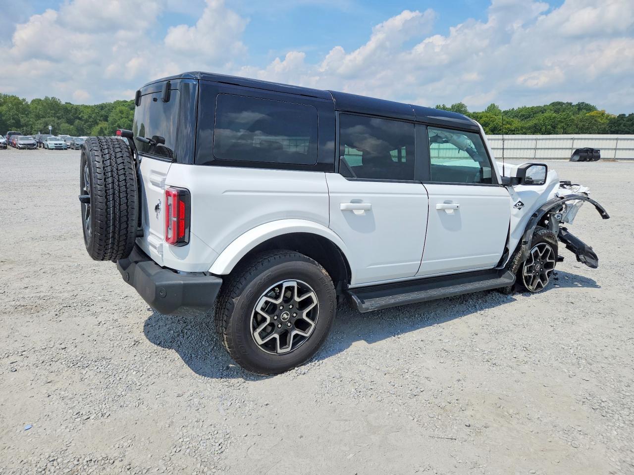 2025 FORD BRONCO OUTER BANKS — Фото 3 из 13
