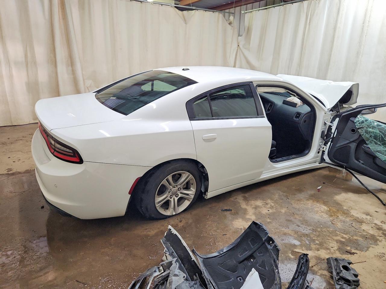 2022 DODGE CHARGER SXT — Фото 3 из 13