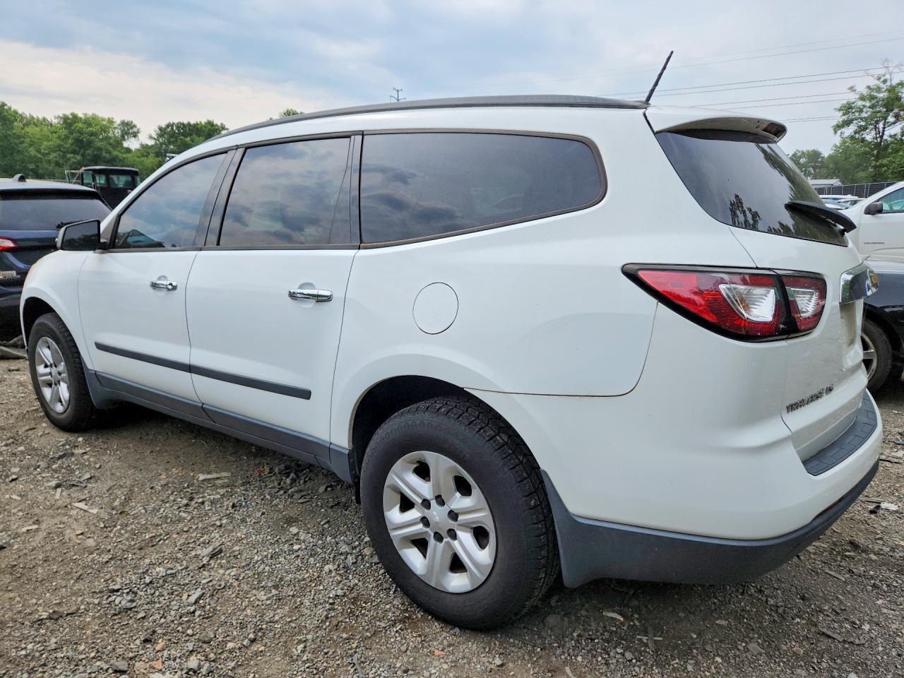 2016 CHEVROLET TRAVERSE LS — Фото 2 из 13