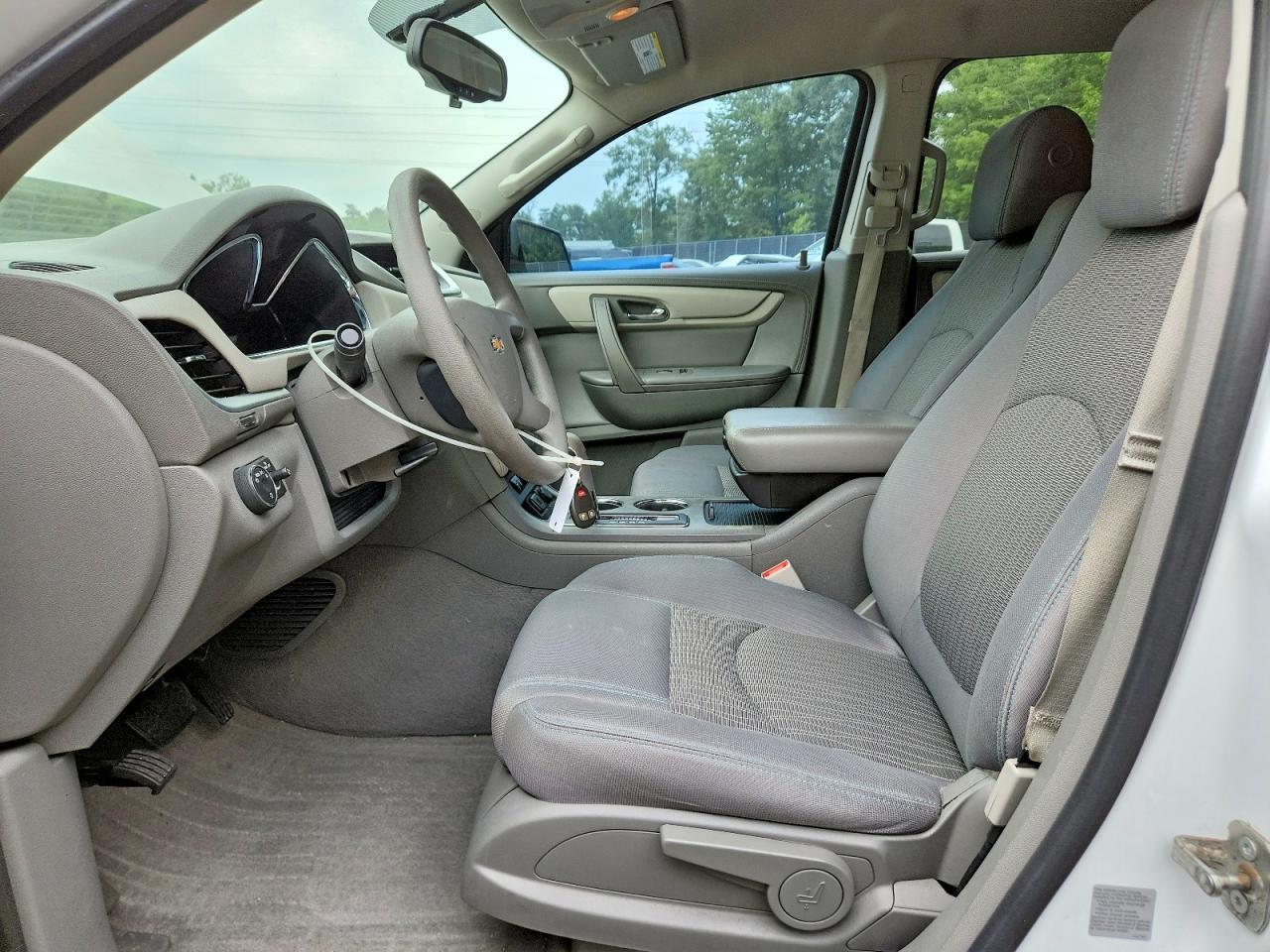 2016 CHEVROLET TRAVERSE LS — Фото 7 из 13