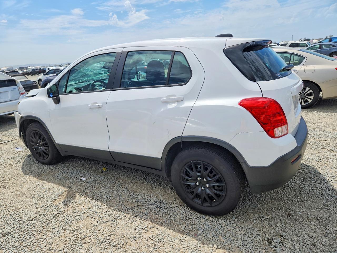 2016 CHEVROLET TRAX LS — Фото 2 из 13
