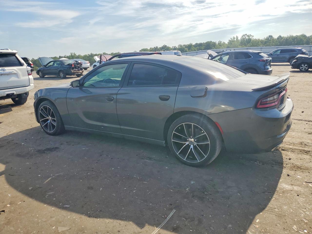 2019 DODGE CHARGER SXT — Фото 2 из 12