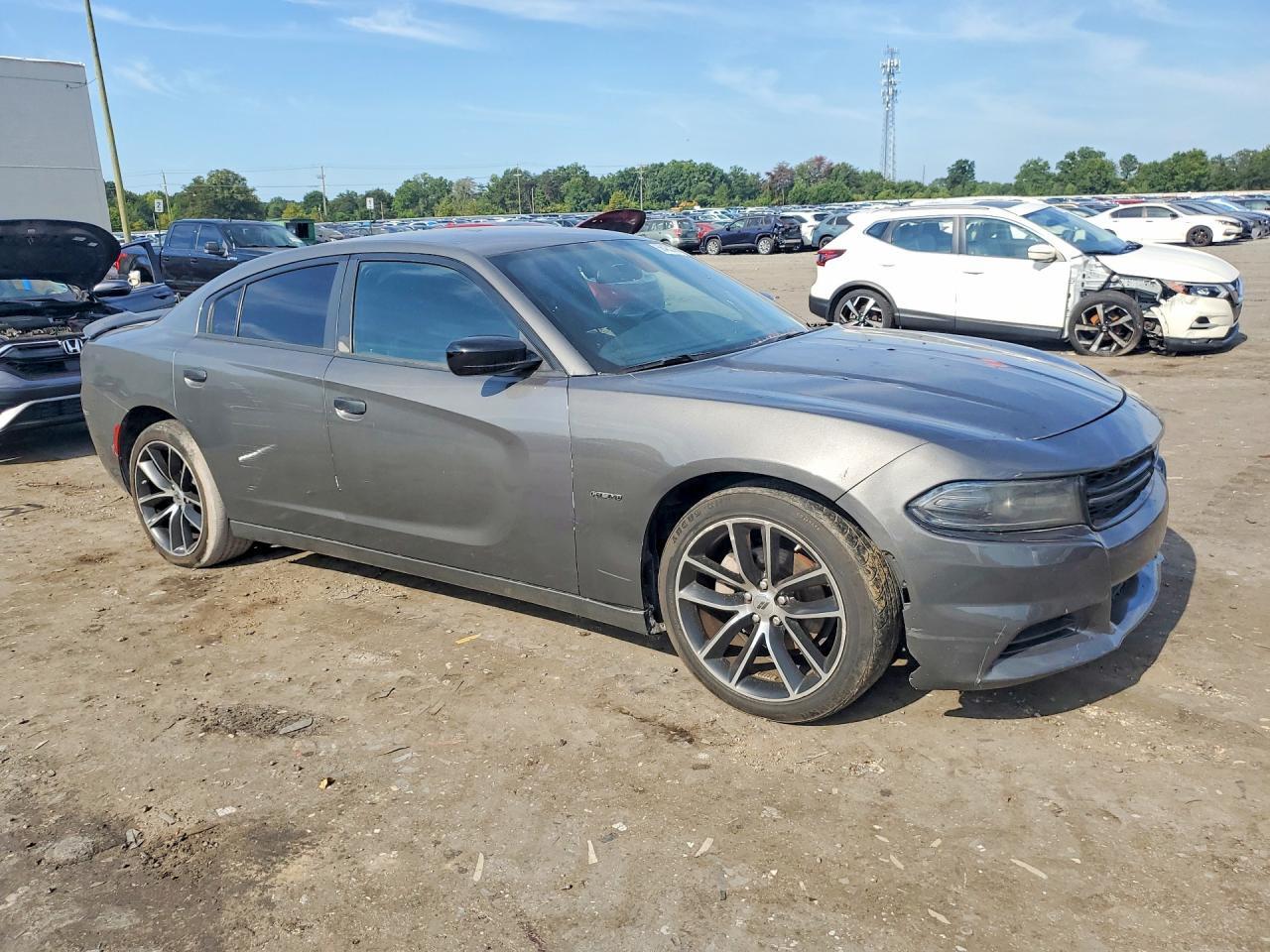 2019 DODGE CHARGER SXT — Фото 4 из 12