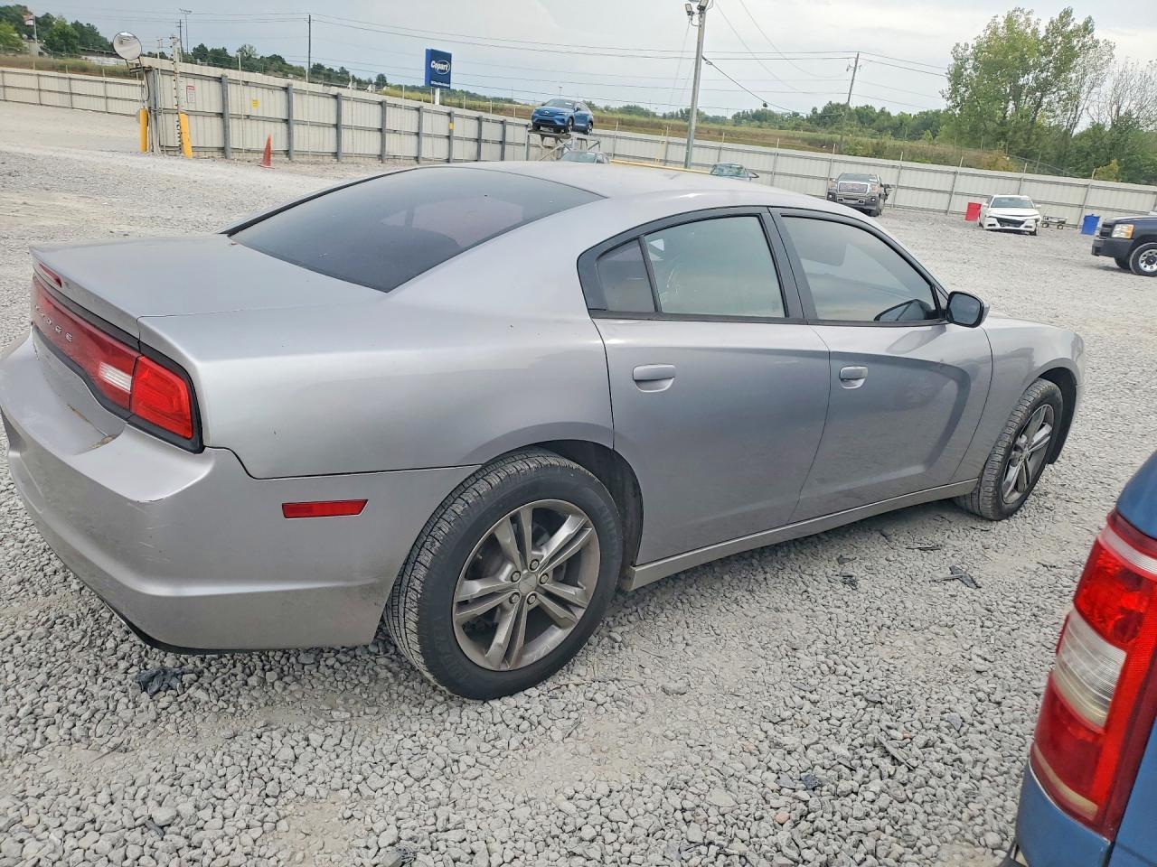 2014 DODGE CHARGER SE — Фото 3 из 12