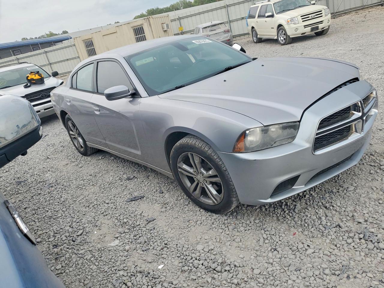 2014 DODGE CHARGER SE — Фото 4 из 12