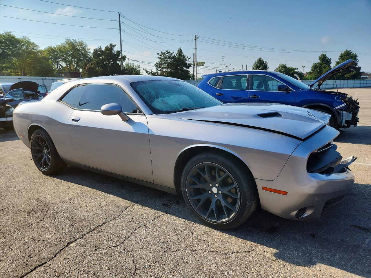 2016 DODGE CHALLENGER SXT — Фото 4 из 12