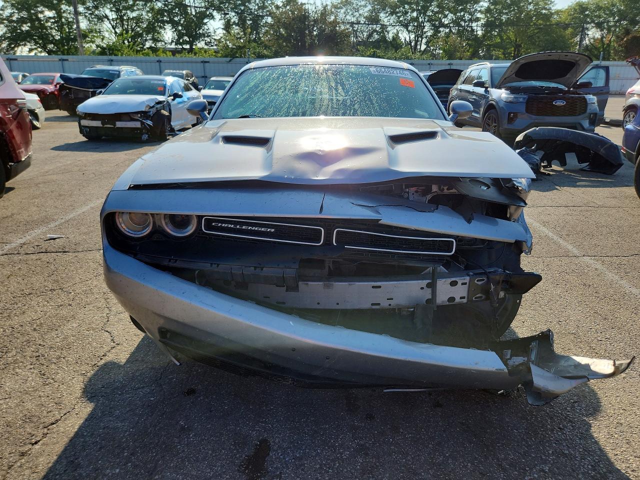2016 DODGE CHALLENGER SXT — Фото 5 из 12