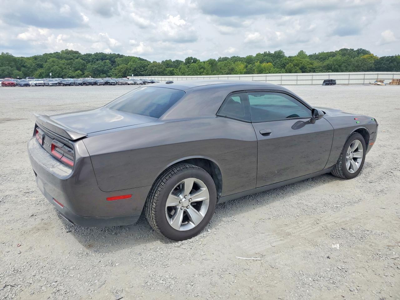 2018 DODGE CHALLENGER SXT — Фото 3 из 12