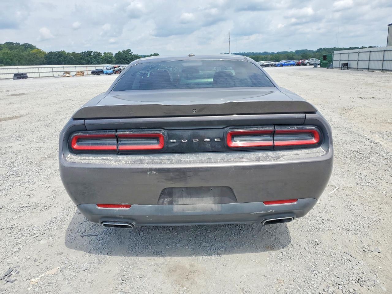 2018 DODGE CHALLENGER SXT — Фото 6 из 12