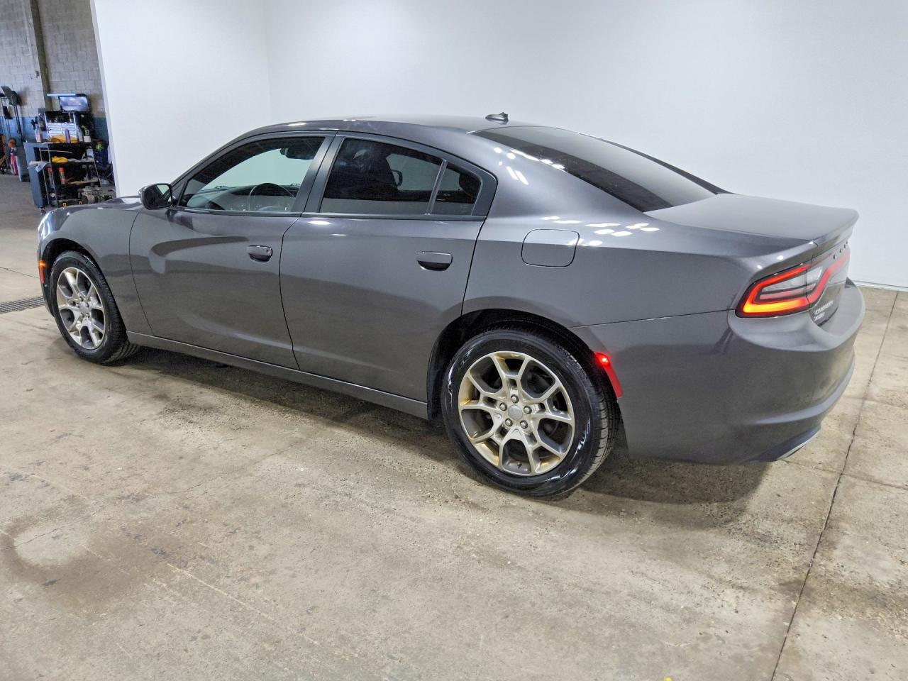 2C3CDXFGXHH596132 2017 DODGE CHARGER photo no. 2
