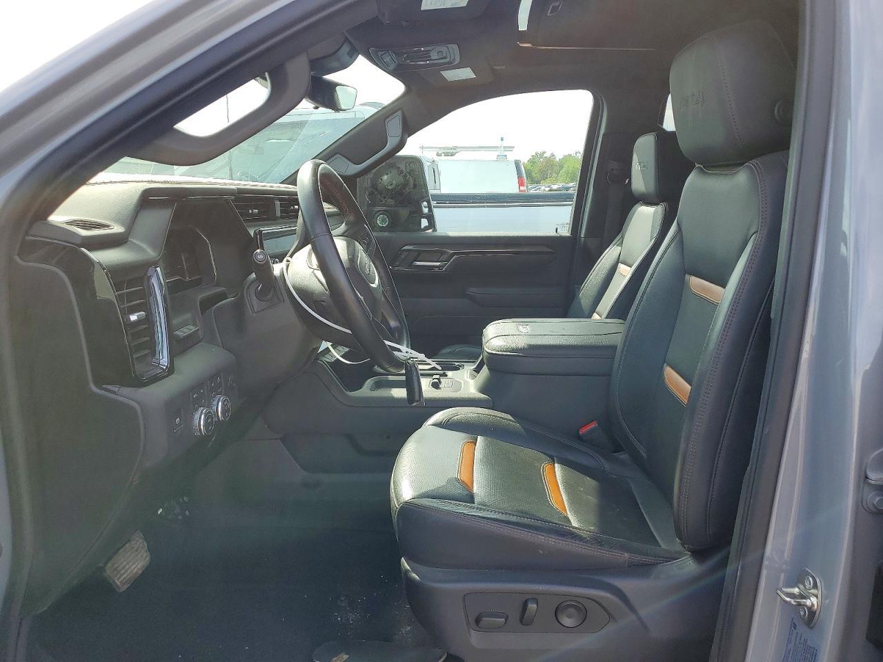 2025 GMC SIERRA K3500 AT4 — Фото 7 из 12
