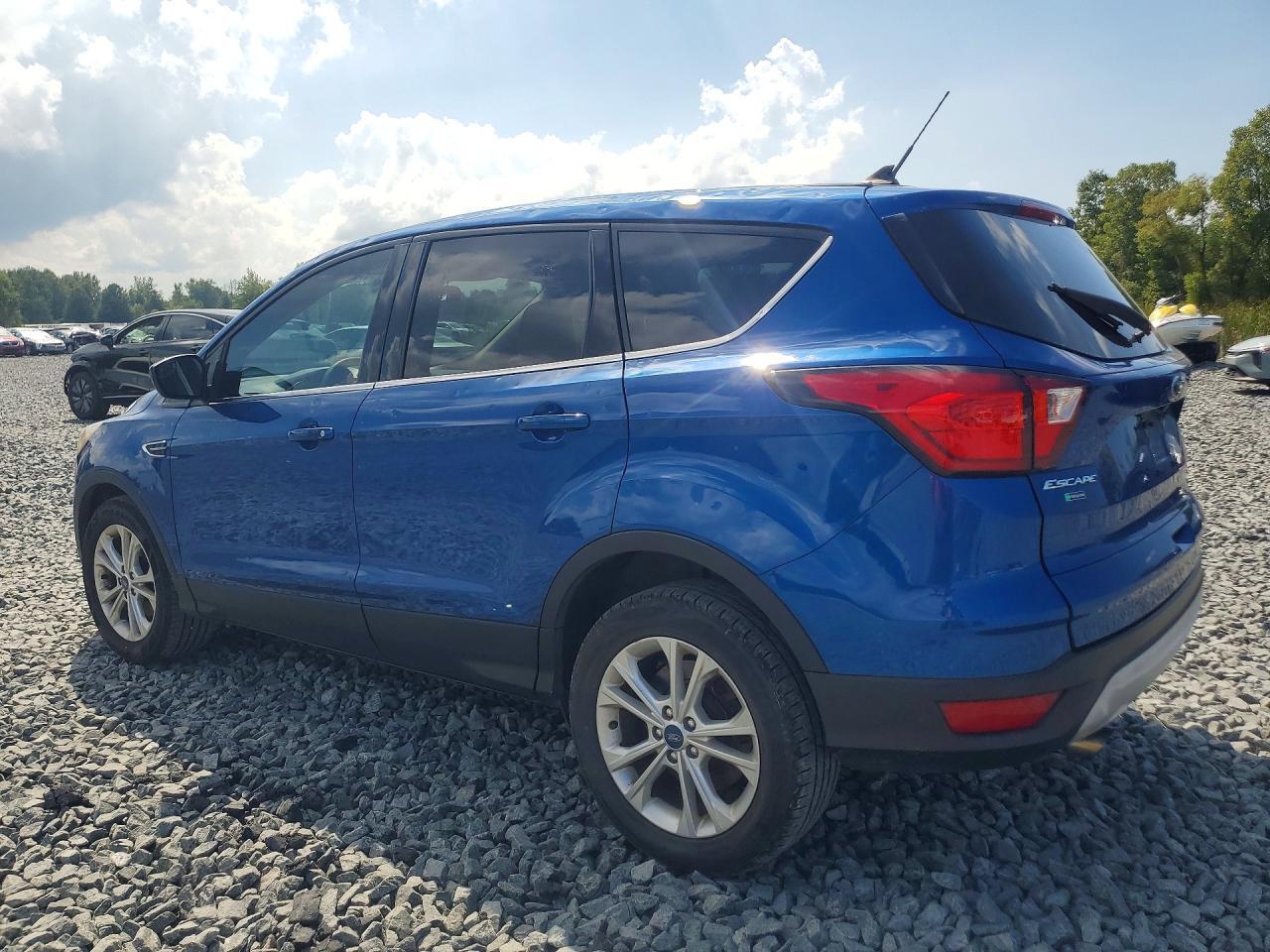2019 FORD ESCAPE SE — Фото 2 из 13