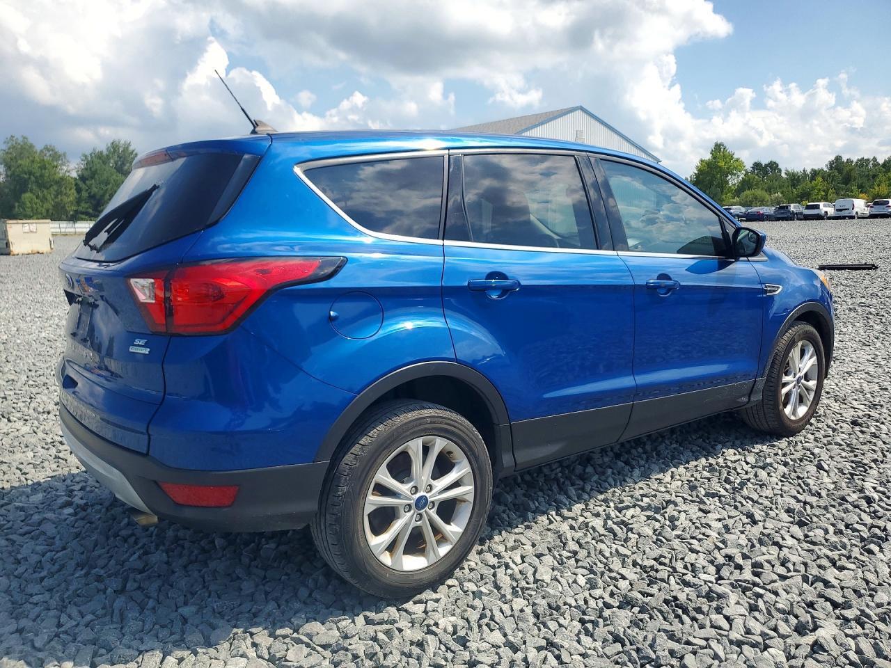 2019 FORD ESCAPE SE — Фото 3 из 13