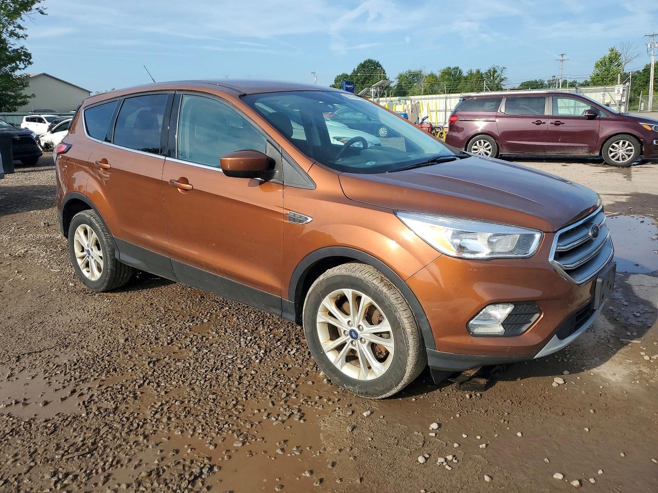 2017 FORD ESCAPE SE — Фото 4 из 13