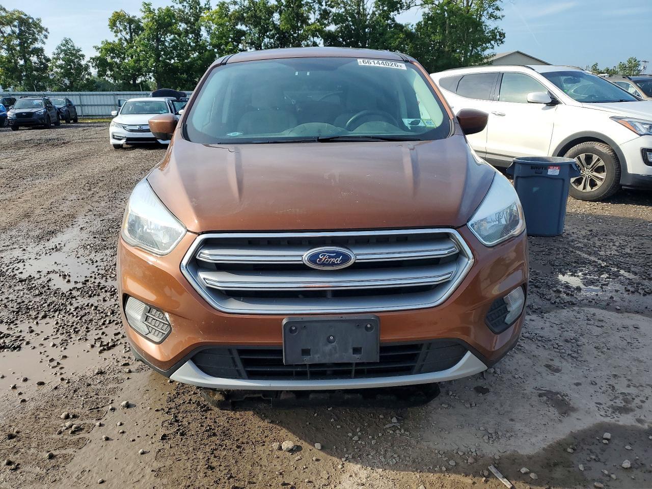 2017 FORD ESCAPE SE — Фото 5 из 13