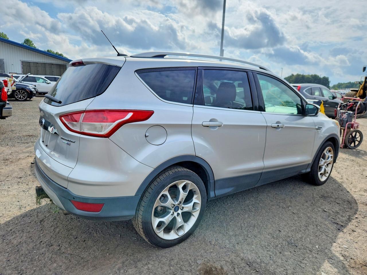 2016 FORD ESCAPE TITANIUM — Фото 3 из 13