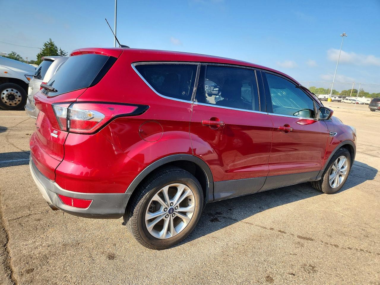 2017 FORD ESCAPE SE — Фото 3 из 13