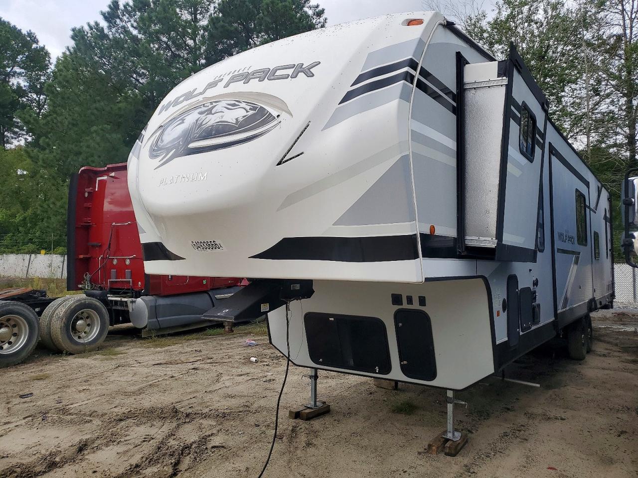 2021 FOREST RIVER WOLF PACK CAMPER — Фото 2 из 10