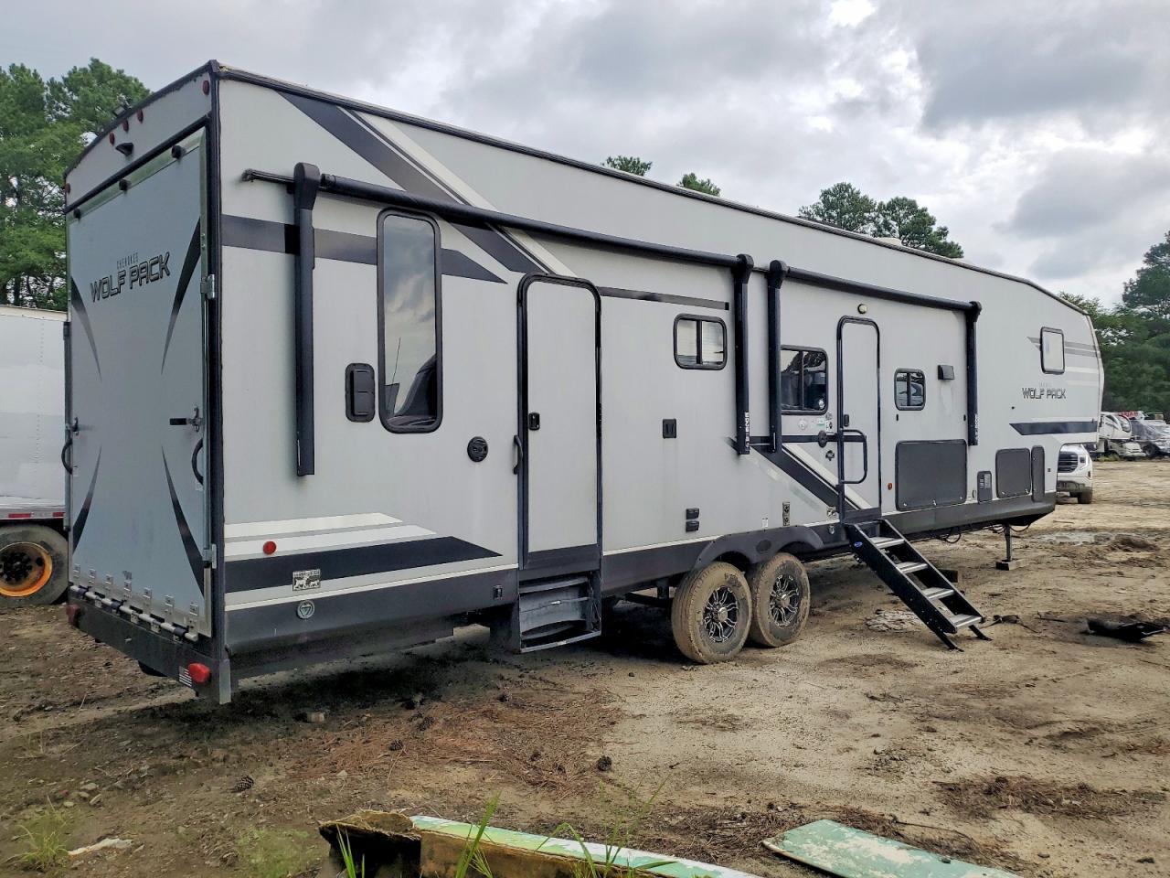 2021 FOREST RIVER WOLF PACK CAMPER — Фото 4 из 10