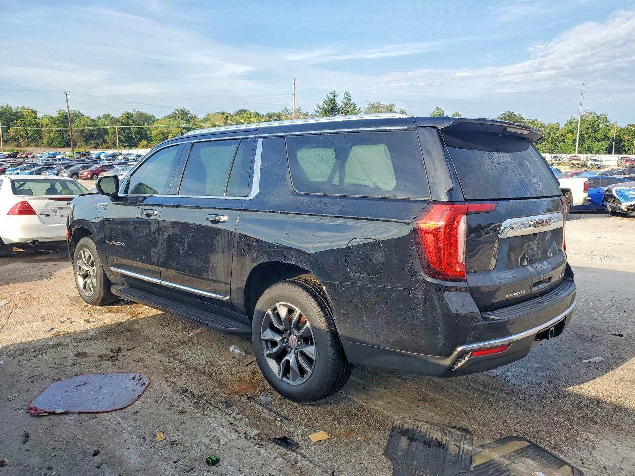 2021 GMC YUKON XL K1500 SLT — Фото 2 из 13
