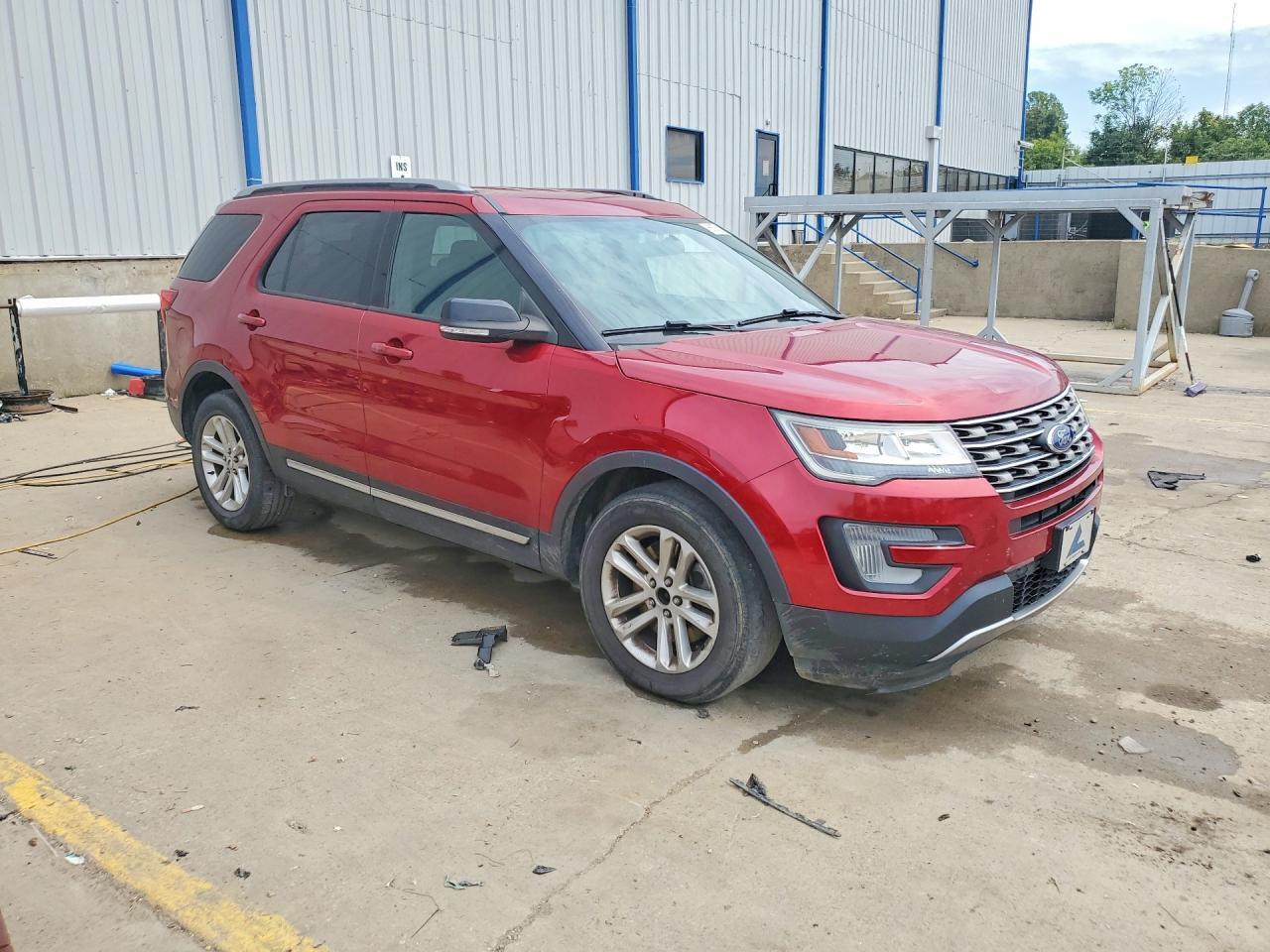 2017 FORD EXPLORER XLT — Фото 4 из 13