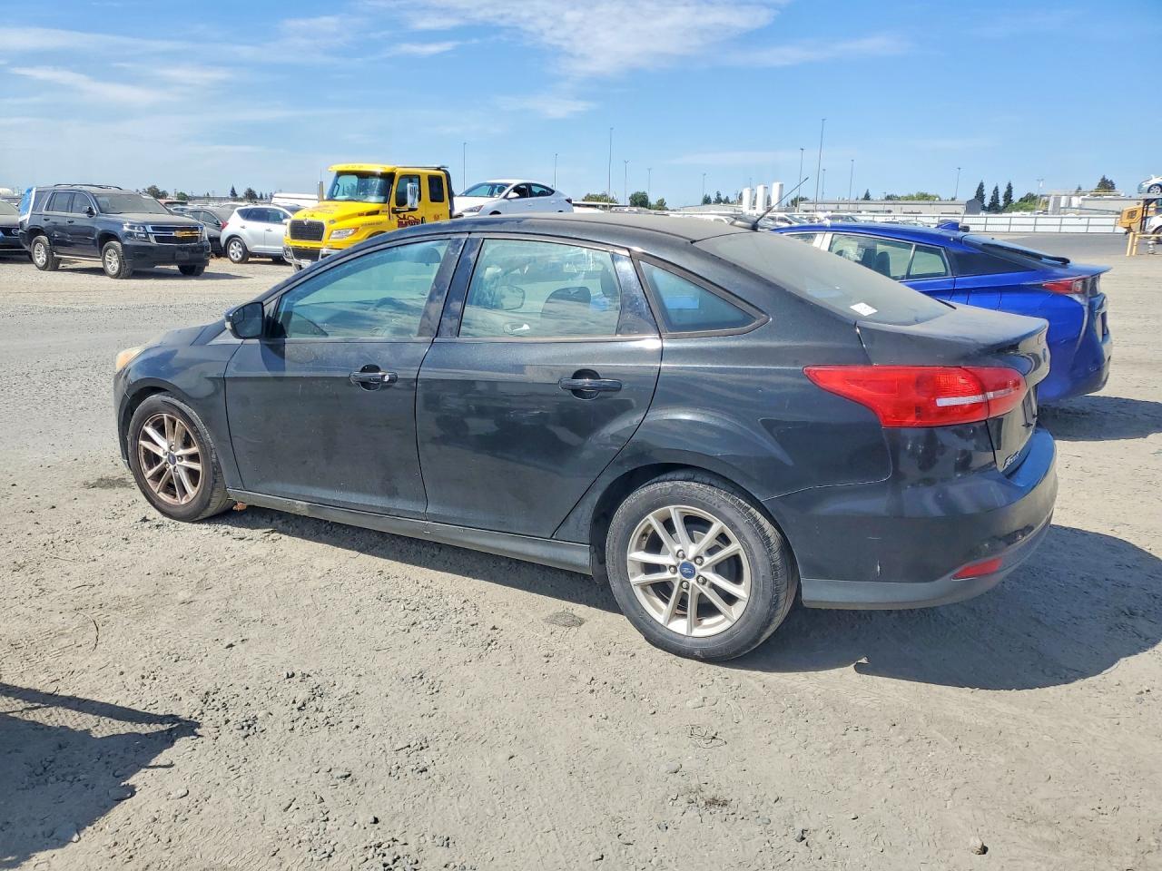 1FADP3F28FL301569 2015 FORD FOCUS photo no. 2