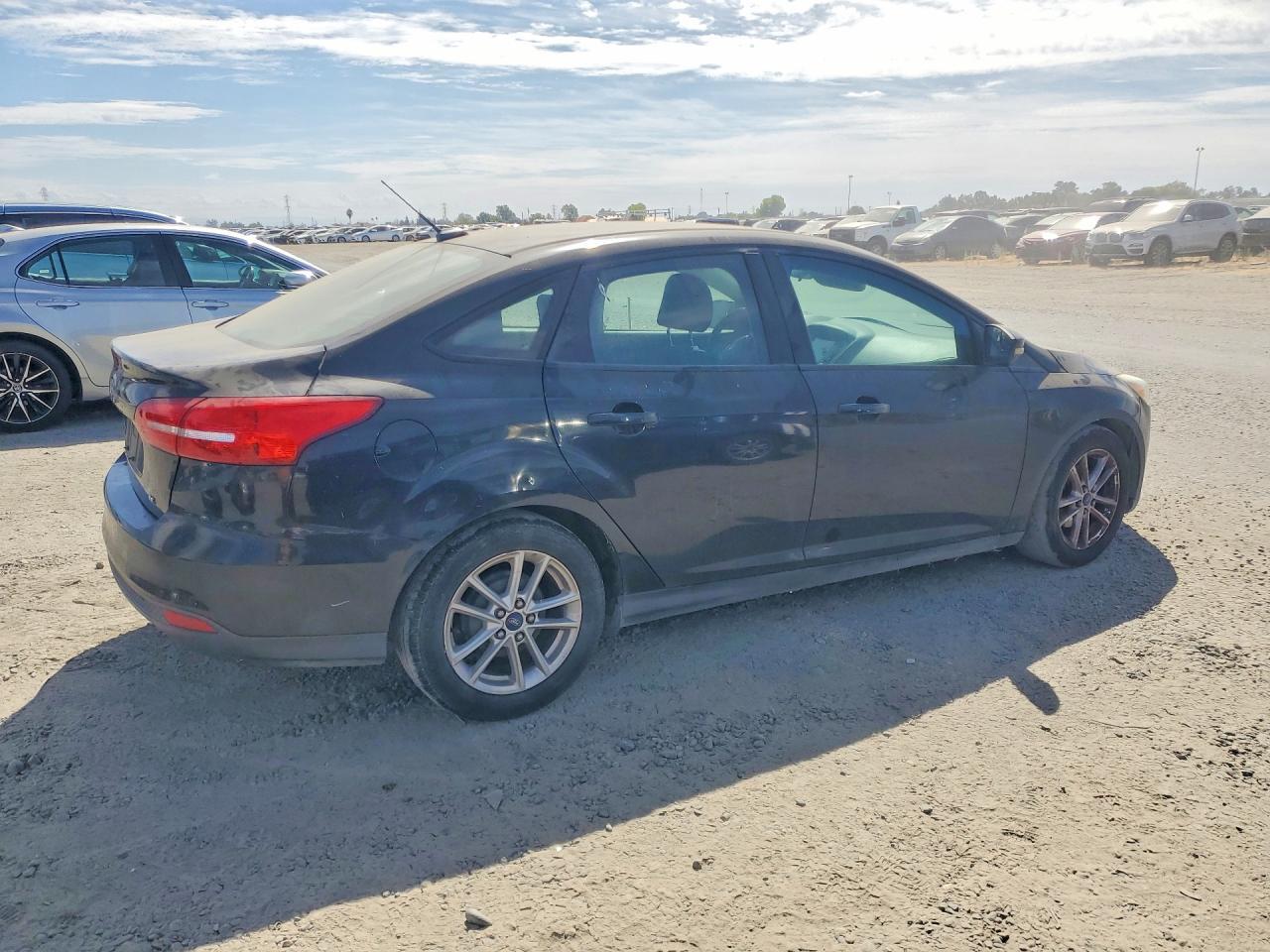 1FADP3F28FL301569 2015 FORD FOCUS photo no. 3