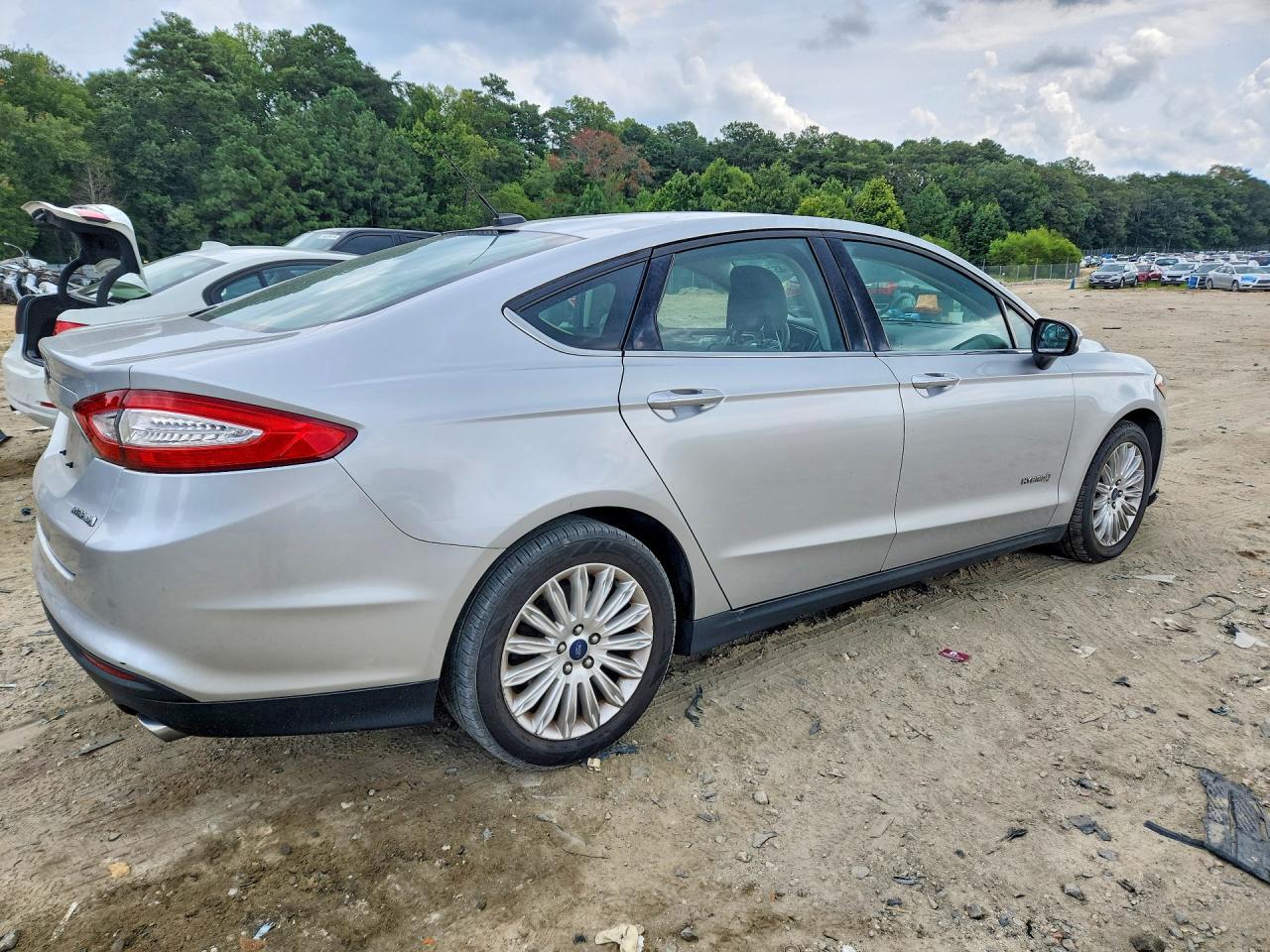 2014 FORD FUSION S HYBRID — Фото 3 из 13