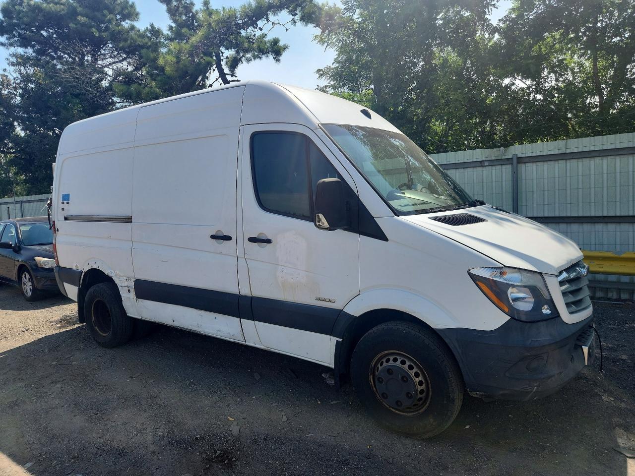 2014 FREIGHTLINER SPRINTER 3500 DELIVERY VAN — Фото 4 из 13