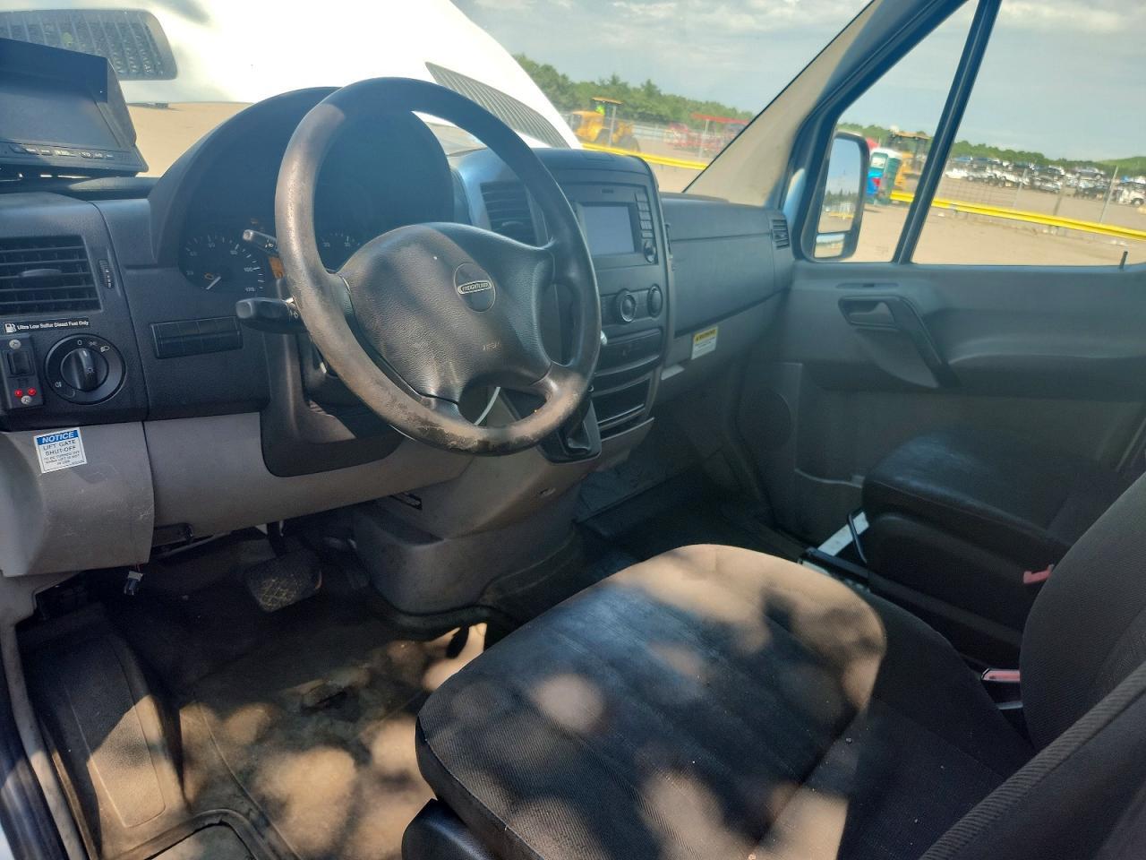 2014 FREIGHTLINER SPRINTER 3500 DELIVERY VAN — Фото 8 из 13