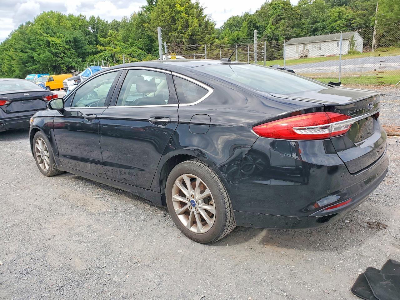 3FA6P0HD1HR310995 2017 FORD FUSION photo no. 2