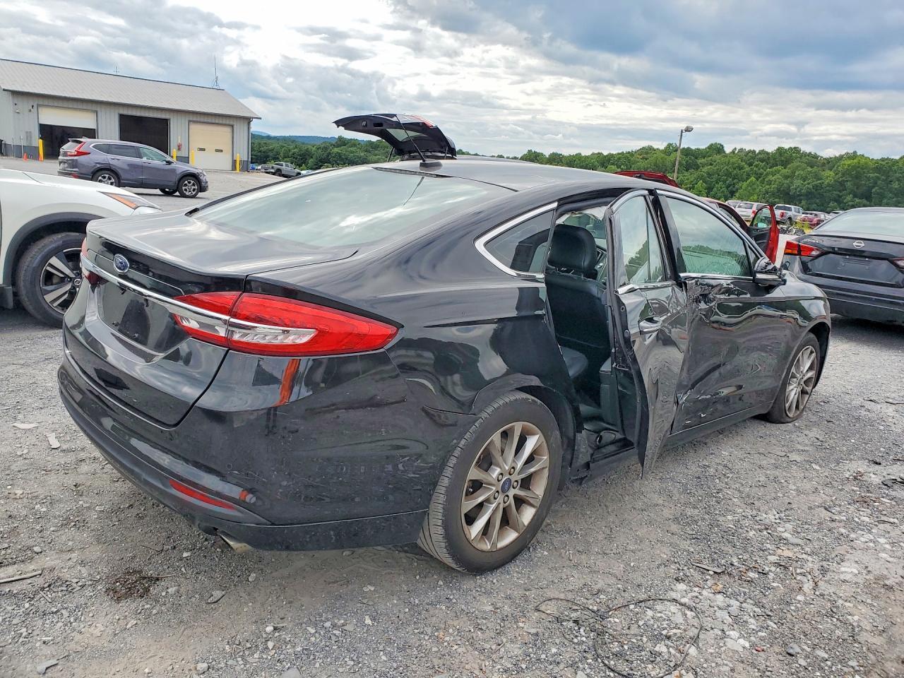 3FA6P0HD1HR310995 2017 FORD FUSION photo no. 3