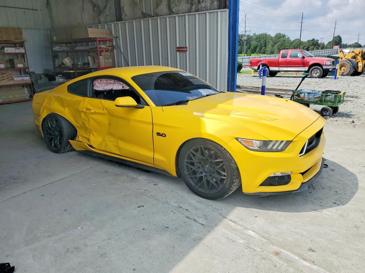 2017 FORD MUSTANG GT — Фото 4 из 12