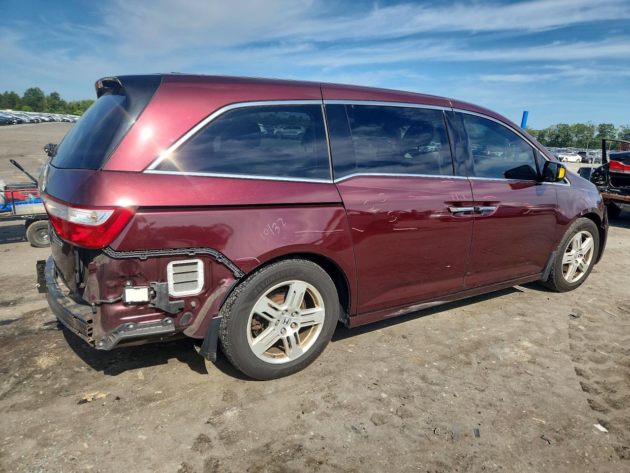 2013 HONDA ODYSSEY TOURING — Фото 3 из 12
