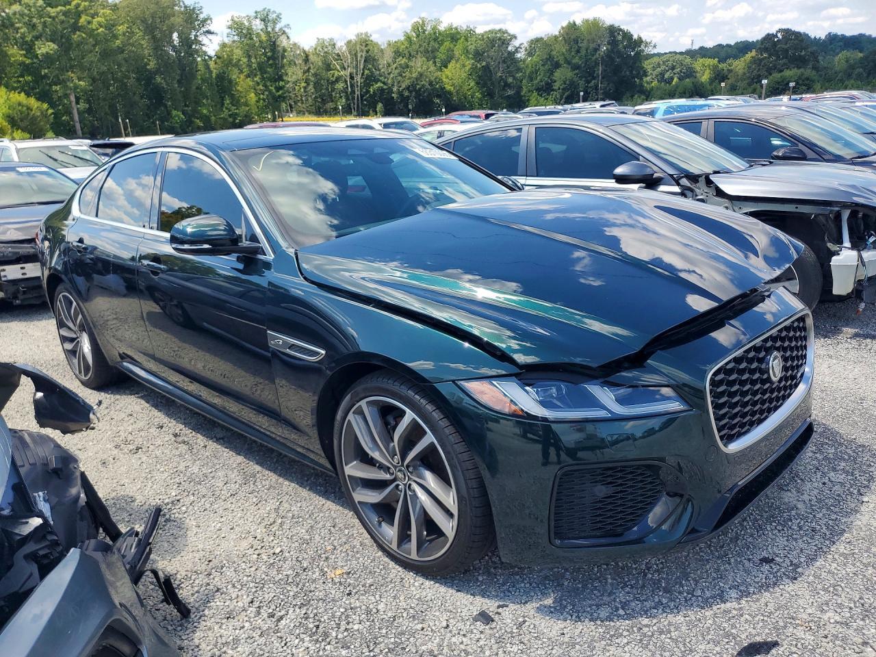 2024 JAGUAR XF R-DYNAMIC SE — Фото 4 из 12