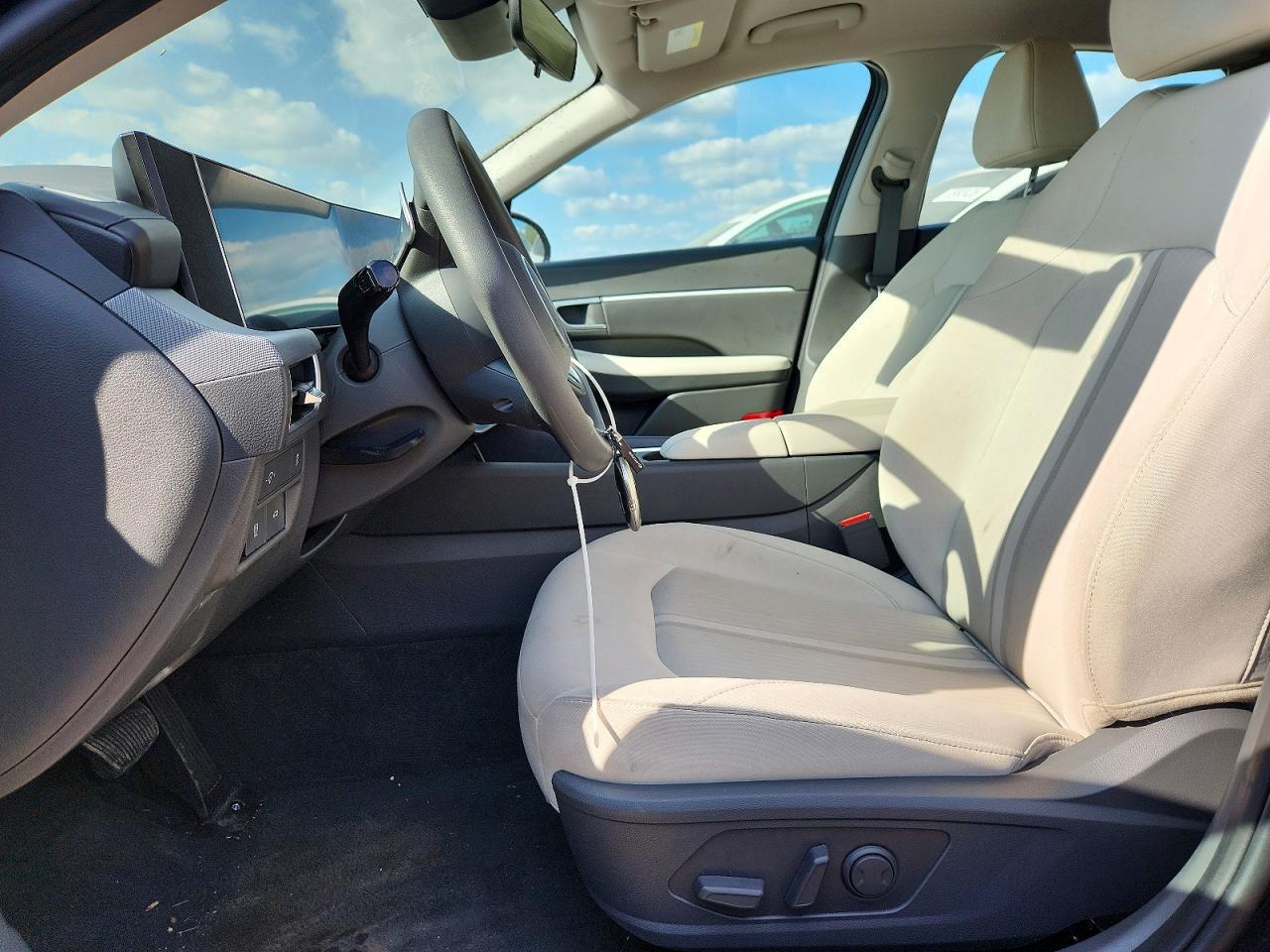 2025 HYUNDAI SONATA SEL — Фото 7 из 13