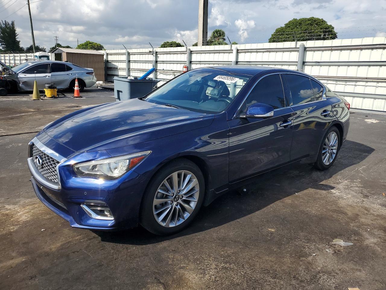 2021 INFINITI Q50 LUXE
