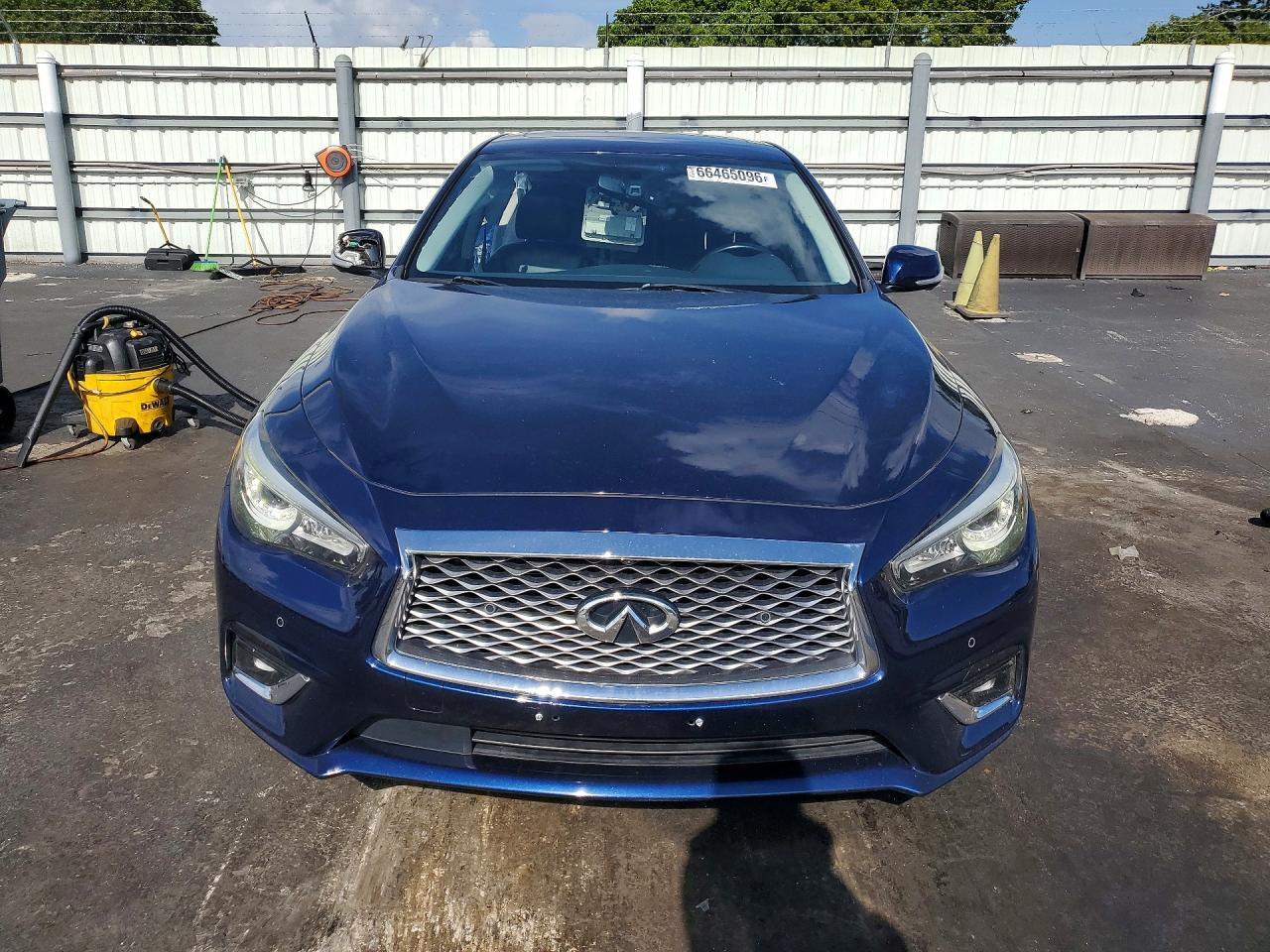 2021 INFINITI Q50 LUXE — Фото 5 из 12
