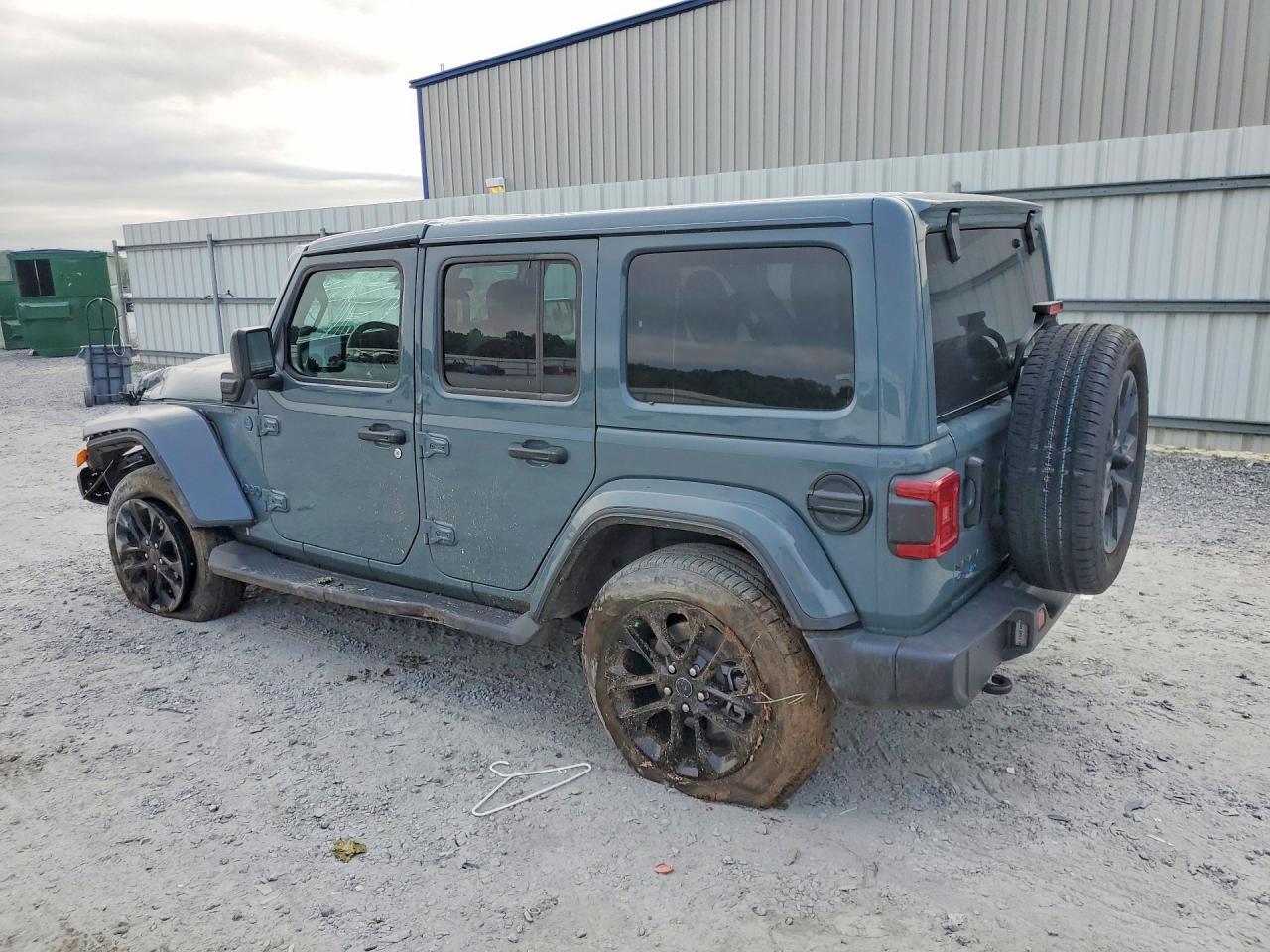 2025 JEEP WRANGLER SAHARA 4XE — Фото 2 из 13